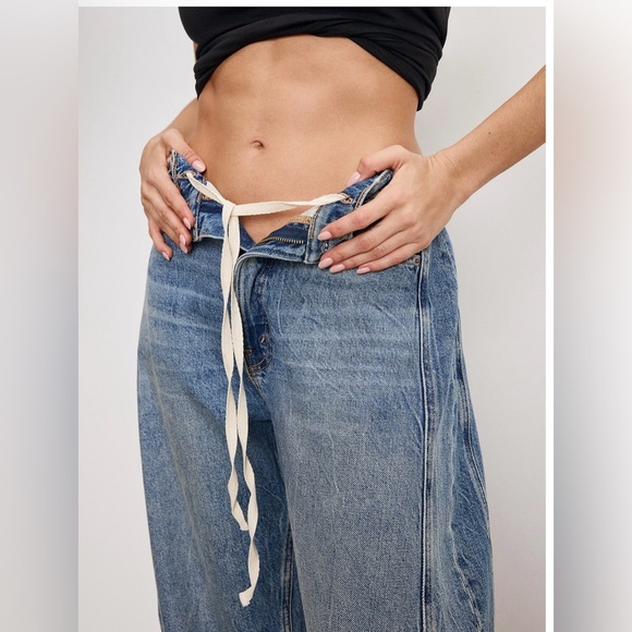 Good American Good Extreme Barrel Jeans - Picture 4 of 8